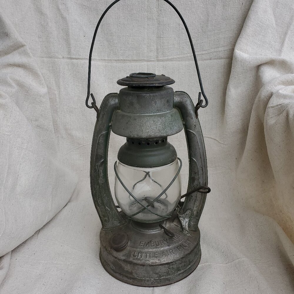 VINTAGE EMBURY MFG. CO. NO. 1 AIRPILOT KEROSENE LANTERN WITH CLEAR GLOBE 1939